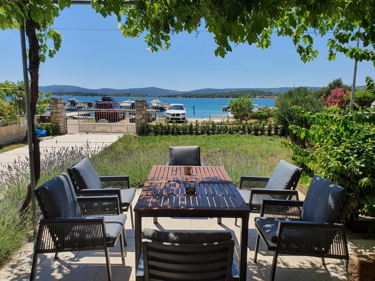 Apartments Villa Oliva Turanj Exteriör bild