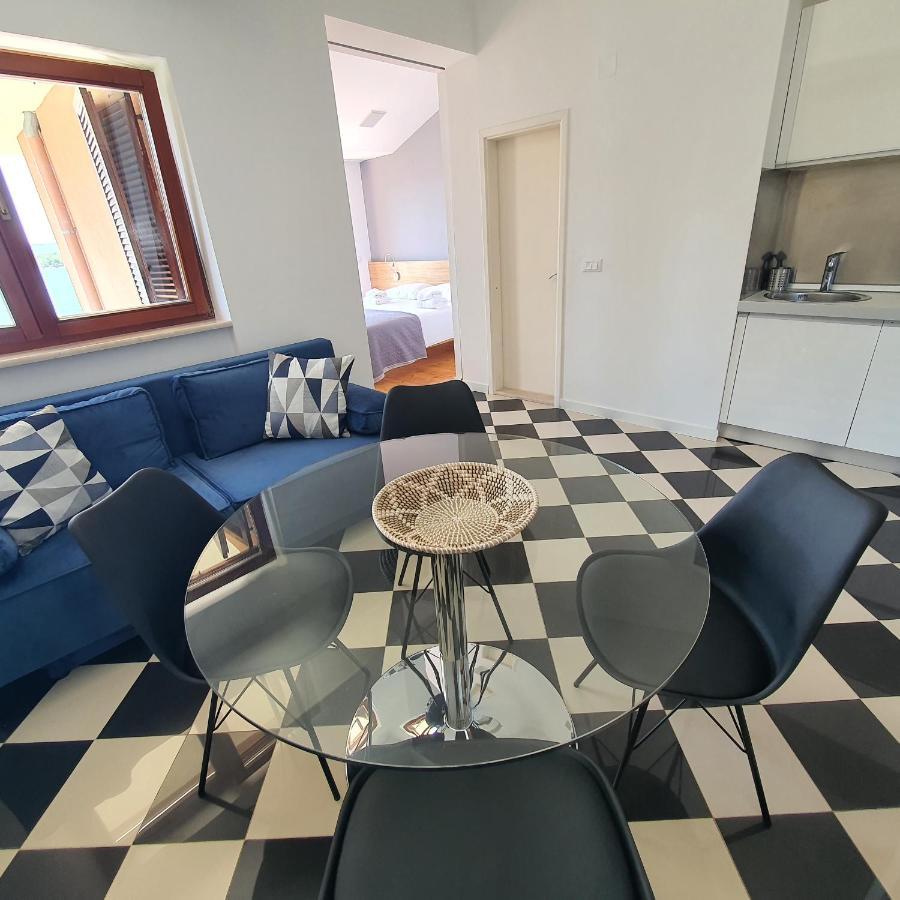 Apartments Villa Oliva Turanj Exteriör bild