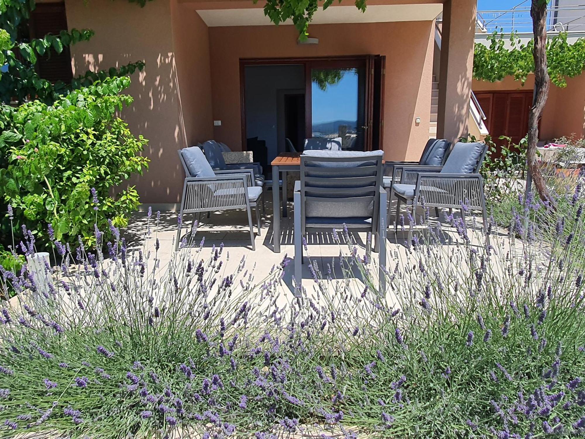 Apartments Villa Oliva Turanj Rum bild