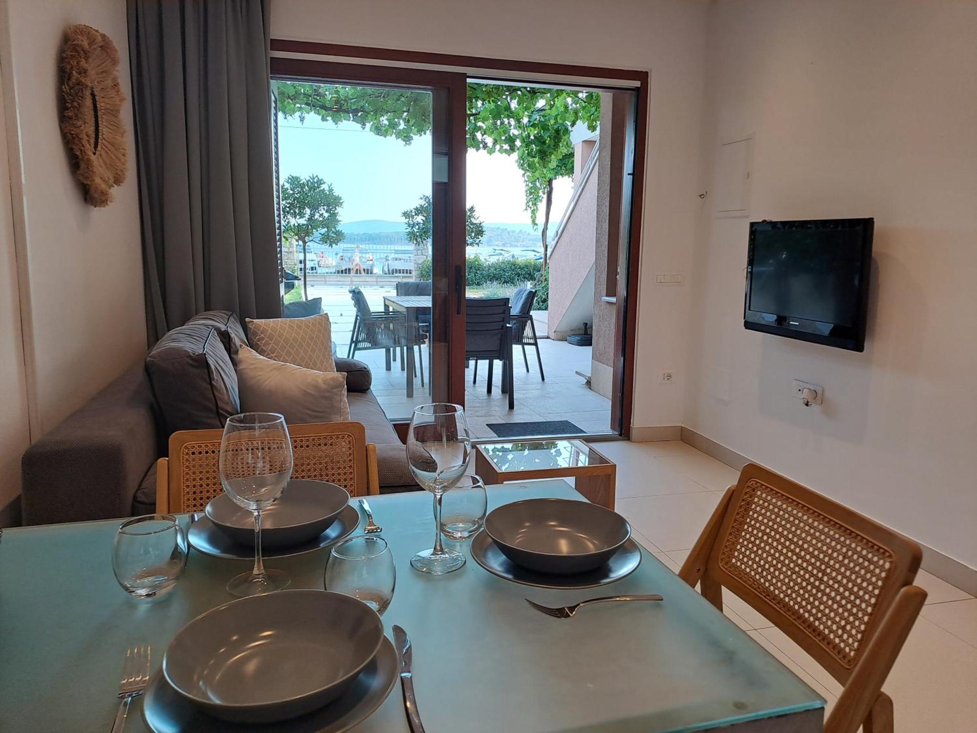 Apartments Villa Oliva Turanj Exteriör bild