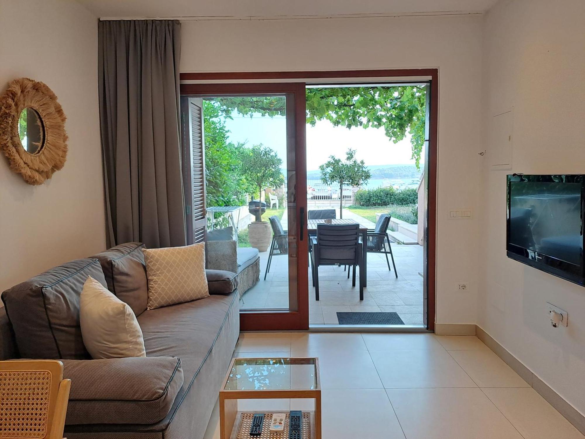 Apartments Villa Oliva Turanj Exteriör bild