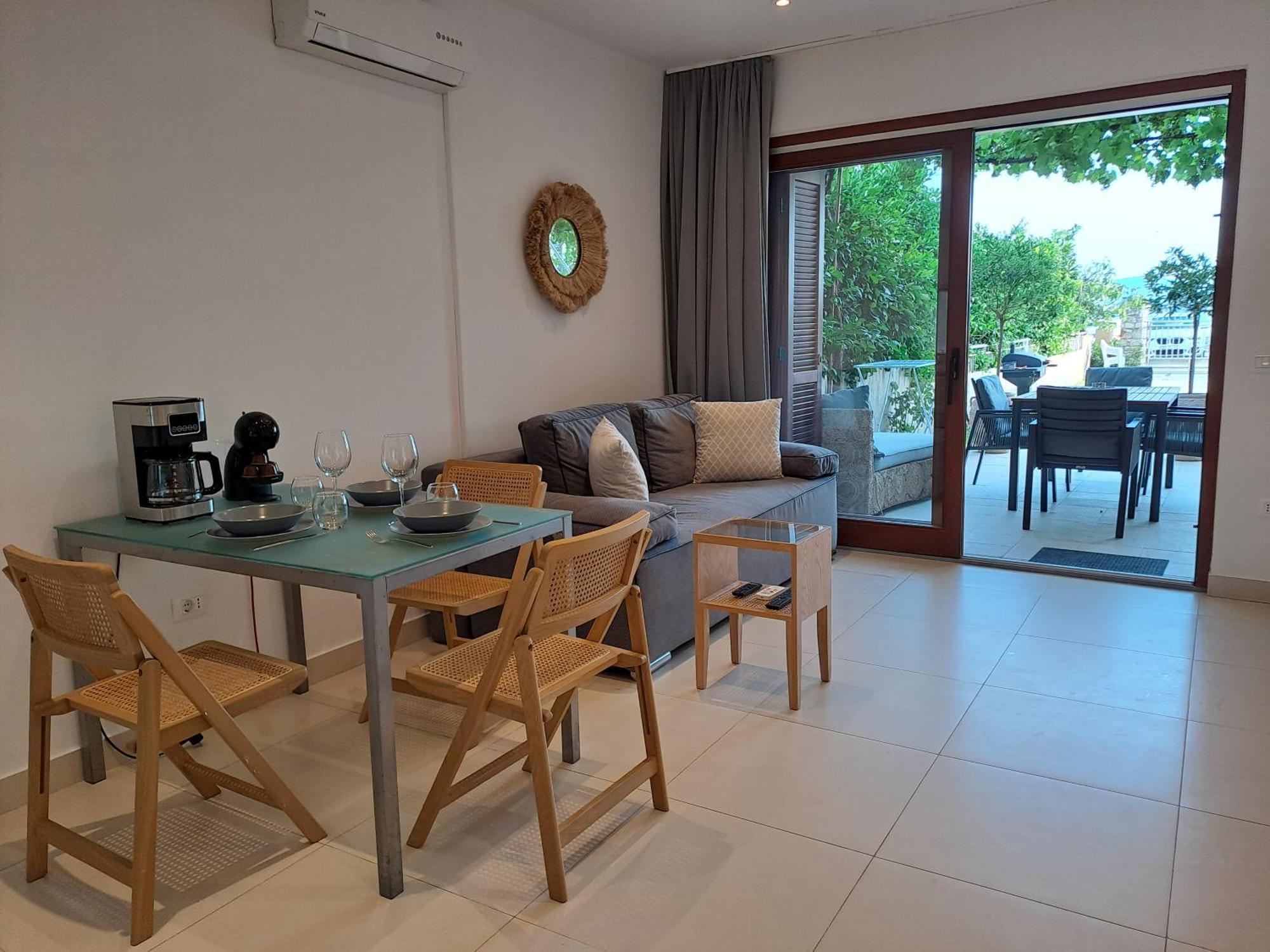Apartments Villa Oliva Turanj Rum bild