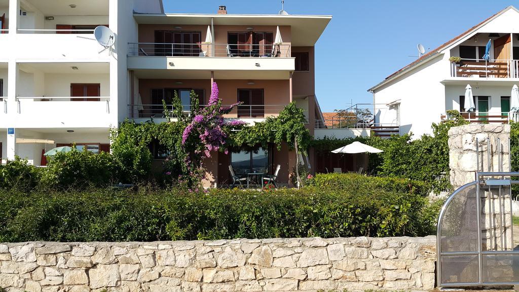 Apartments Villa Oliva Turanj Exteriör bild