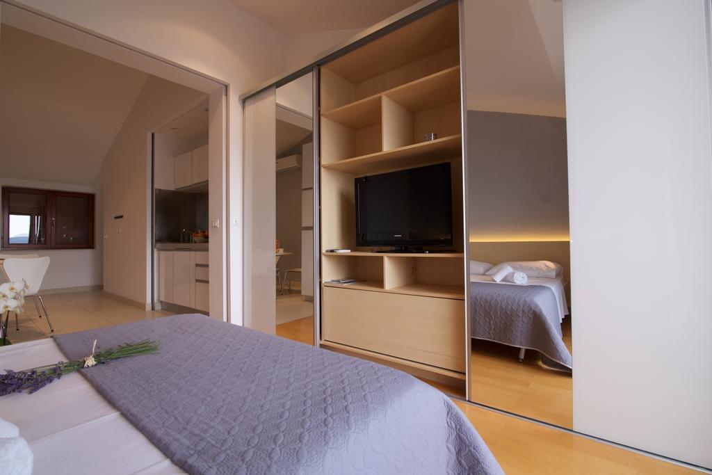 Apartments Villa Oliva Turanj Exteriör bild
